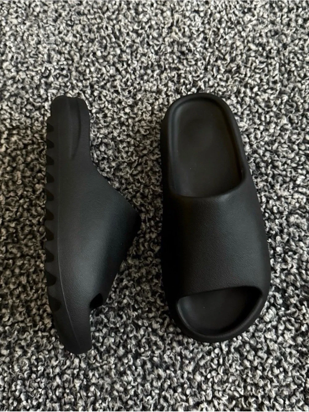 Men’s Yeezy Slides, YS-01, Black, Size 9, NEW